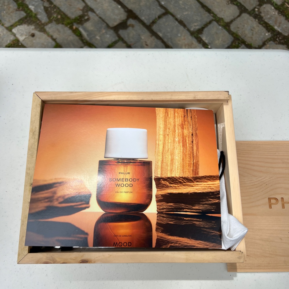 Phlur Somebody Wood Eau de Parfum + Body Wash - Picture 3 of 3